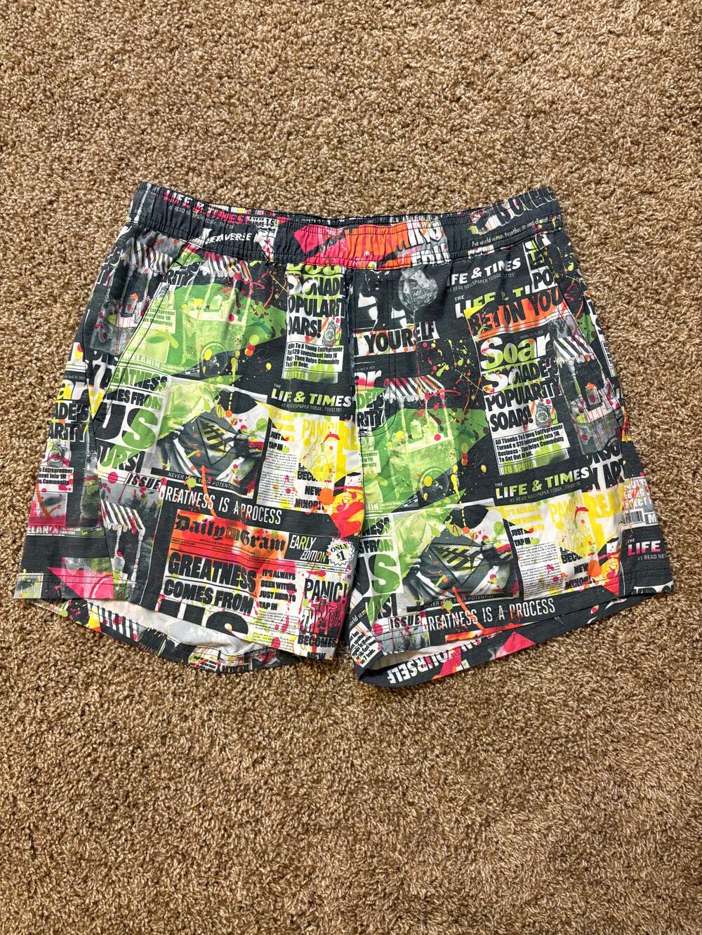 Paper Planes Newspaper Print Graphic Shorts Mens Size Large